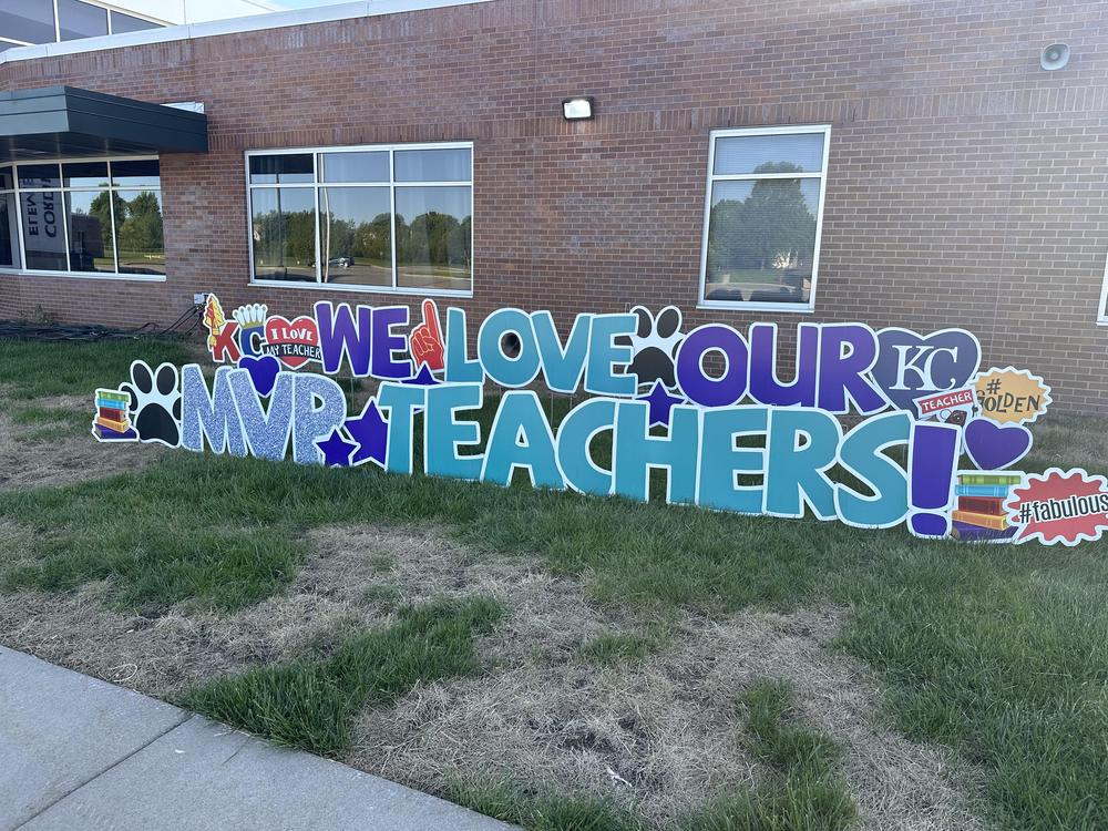 yard sign for school blue springs