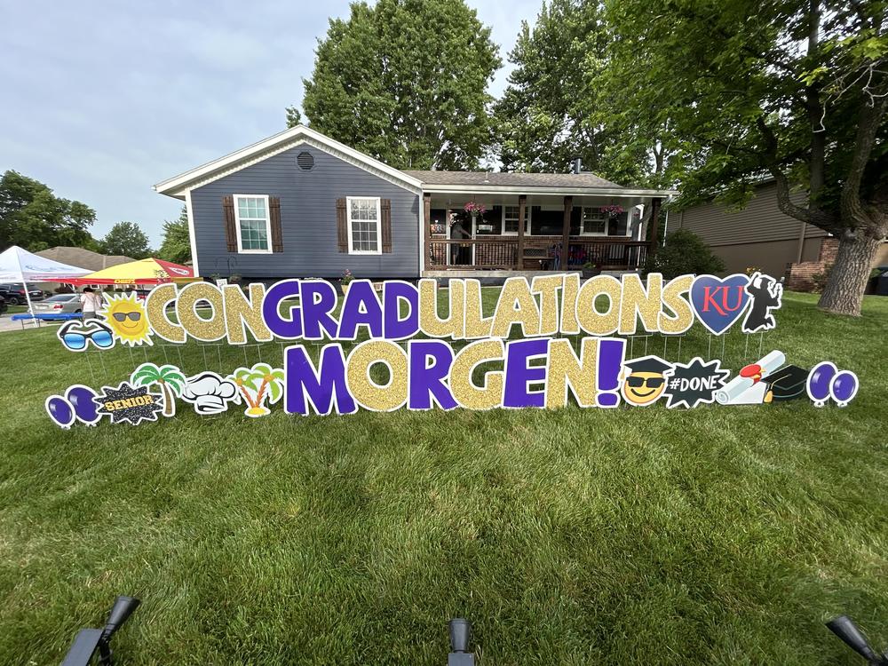 yard sign art for graduation blue springs